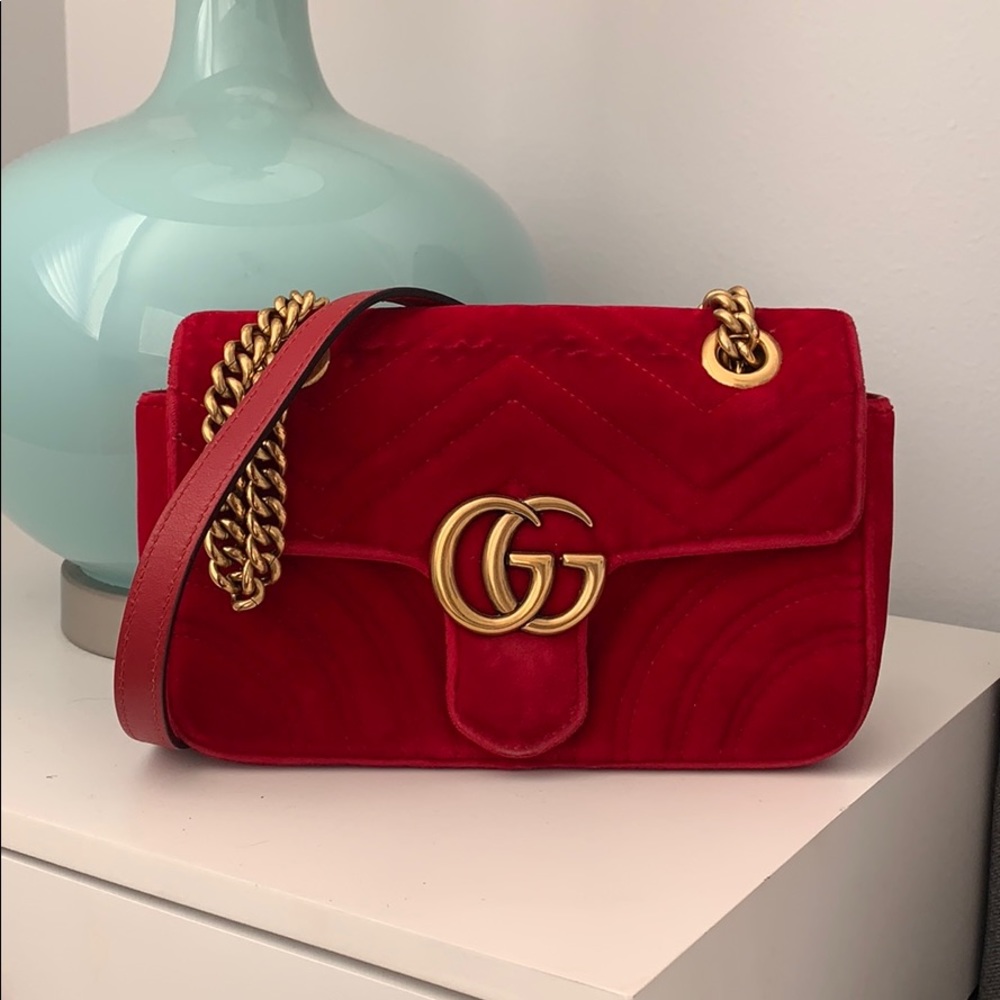GUCCI RED VELVET MARMONT SHOULDER BAG